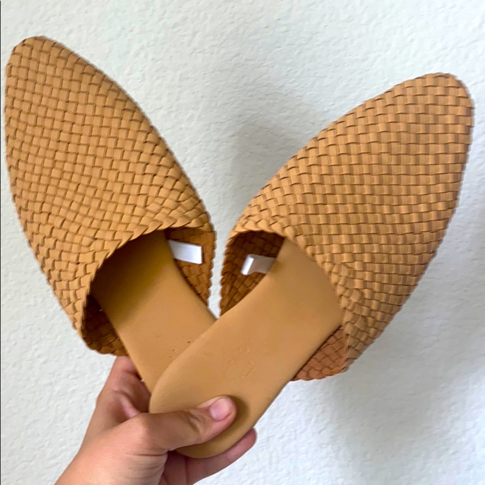 Mule shoes